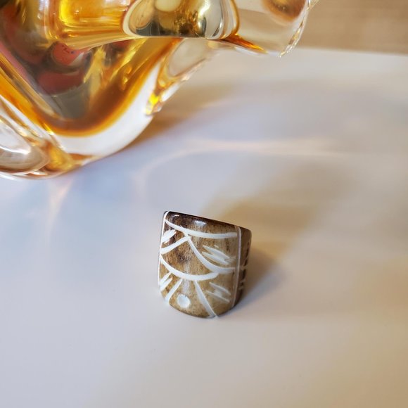 Hand Carved Natural Bone Oval Tan Statement Etched Ring - Picture 3 of 7